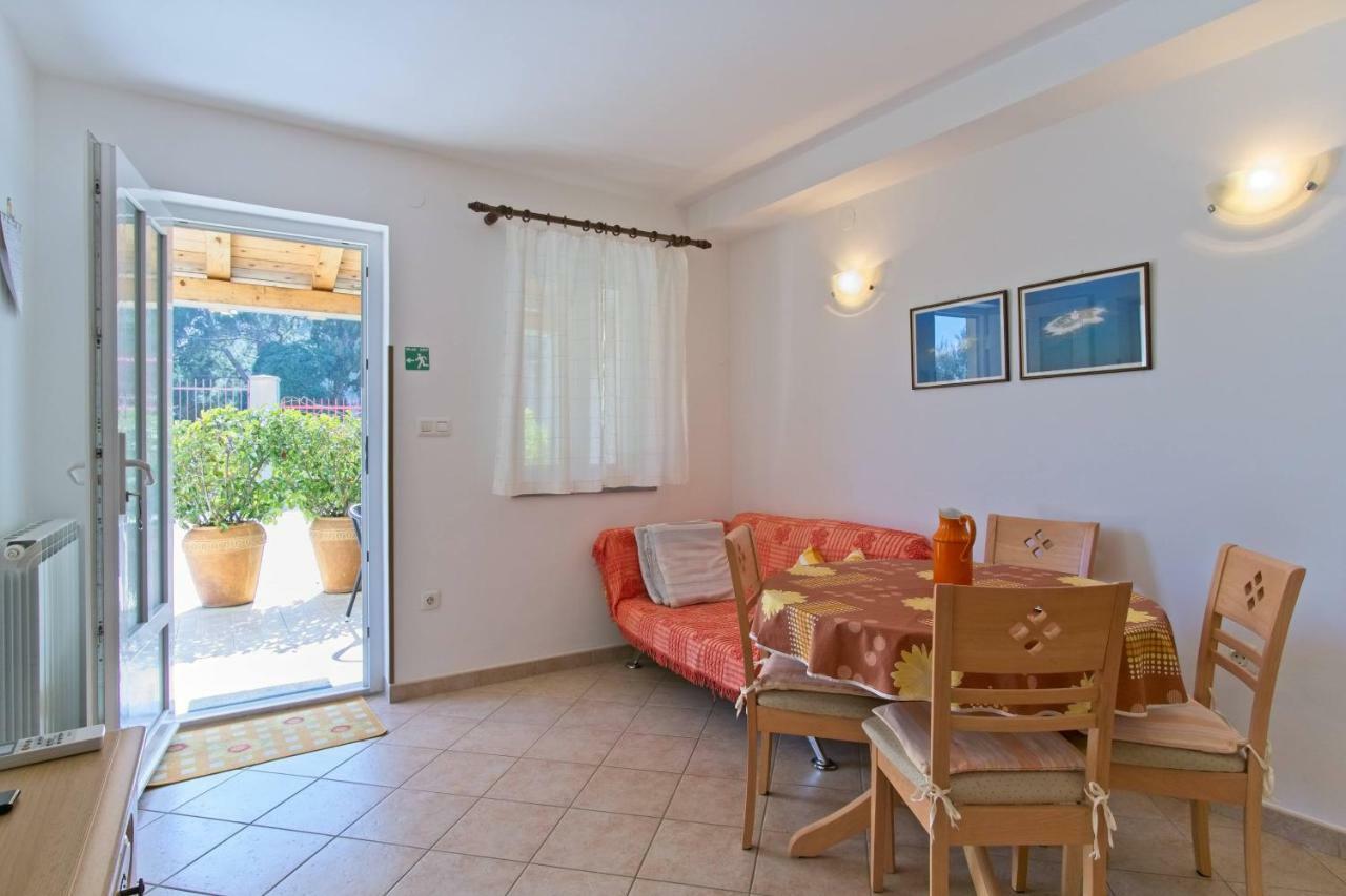 Apartmani Dorita Mali Lošinj Exterior foto